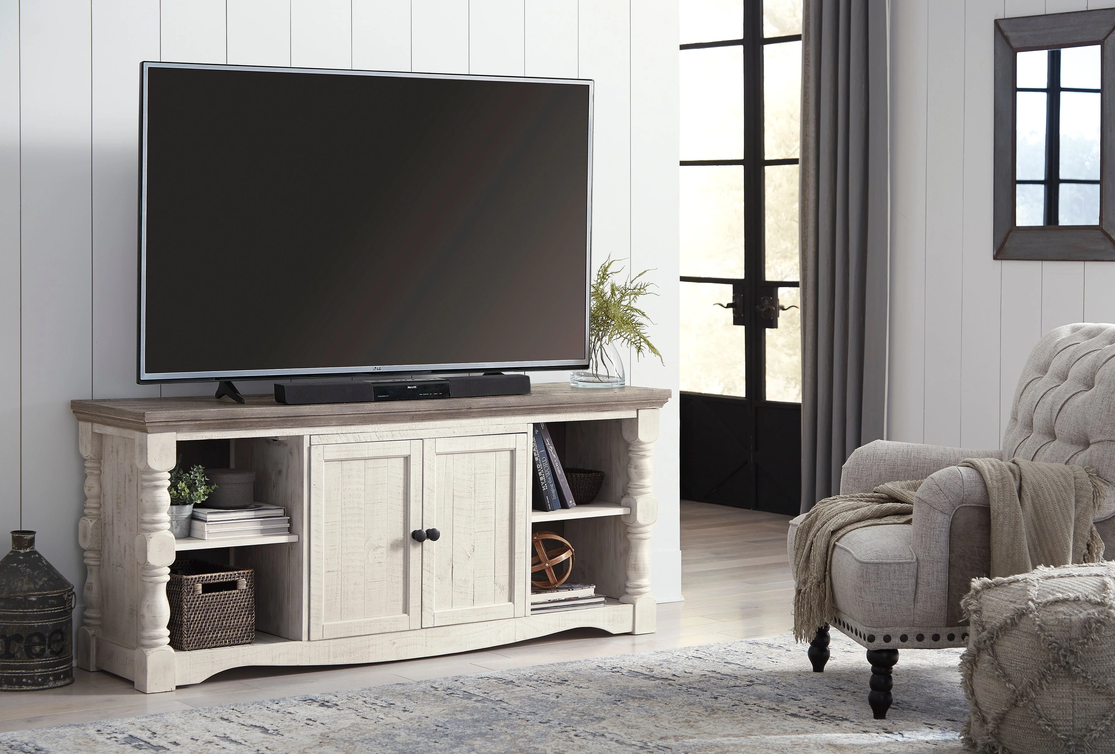 Havana Dual Tone 67 Media Stand